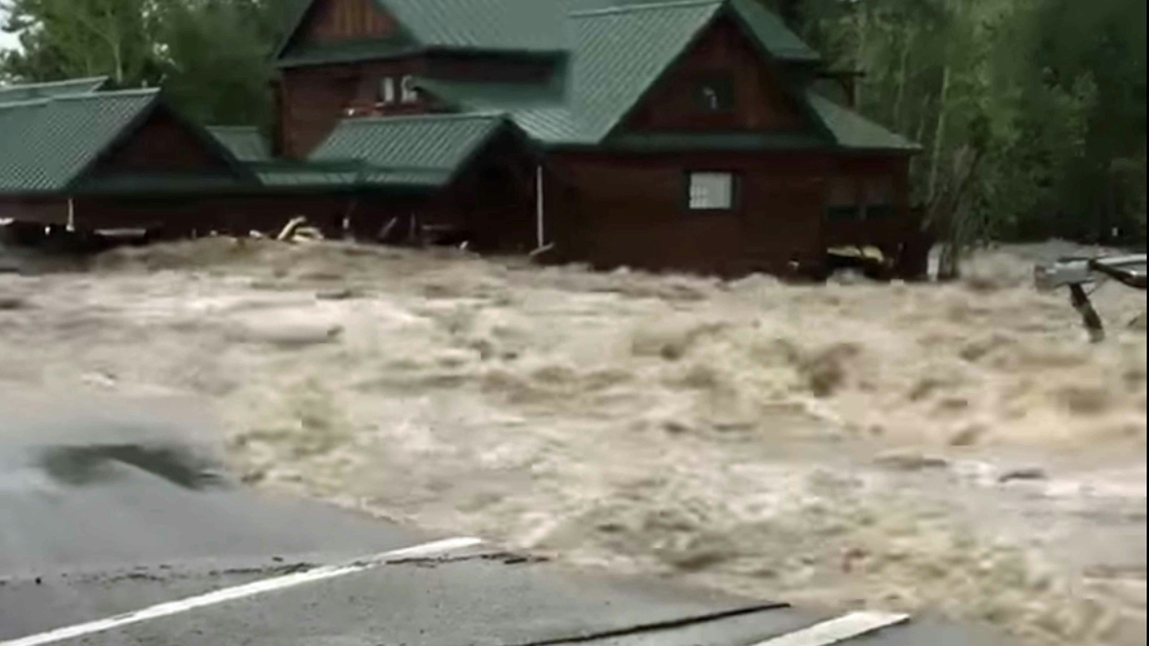 Huge Flooding Forces Evacuation Of Yellowstone National Park; Wild