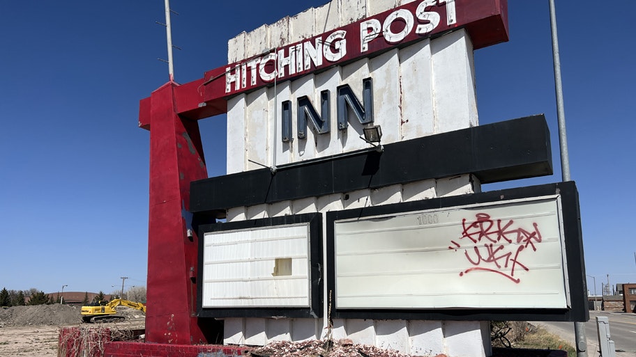 Hitching post 6 4 16 23