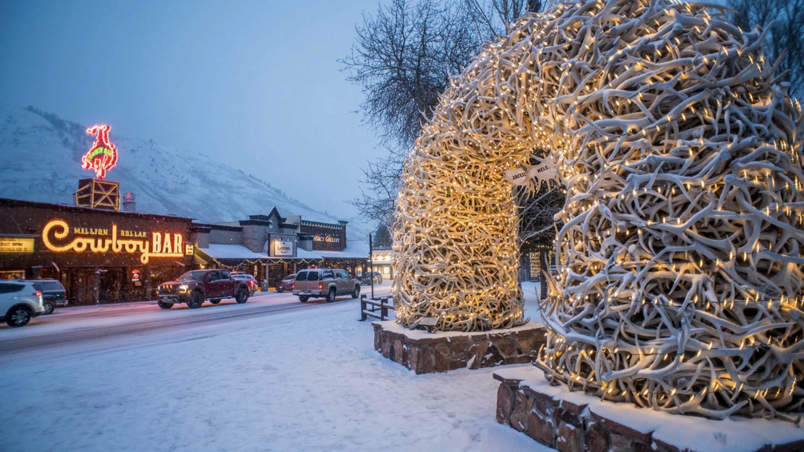 Jackson cowboy bar winter 11 17 22 scaled