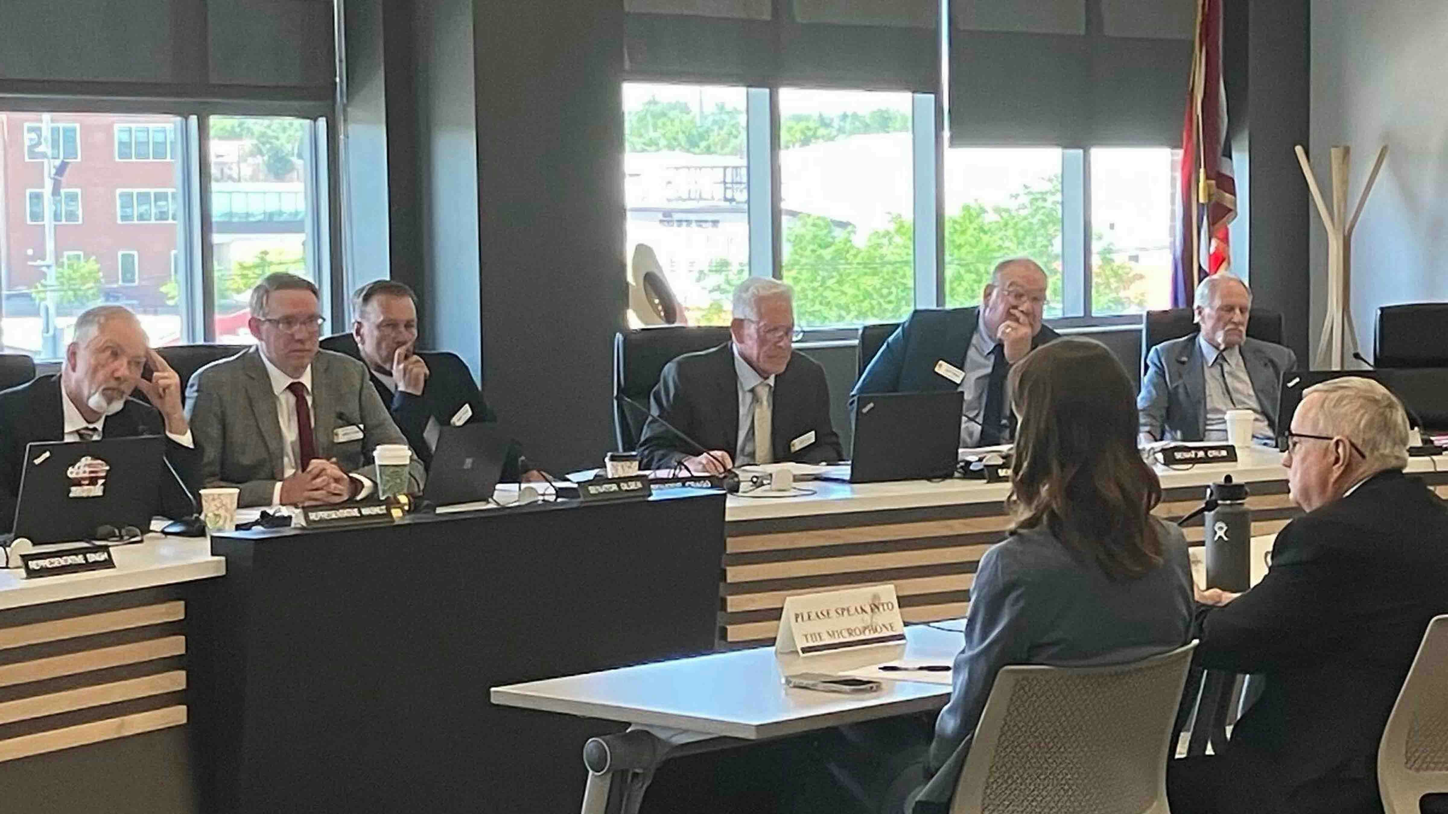 A proposed change to the Wyoming Constitution that would make state Supreme Court nominees clear senate confirmation died Tuesday – after numerous attorneys brought fierce debate to the Judiciary Committee.