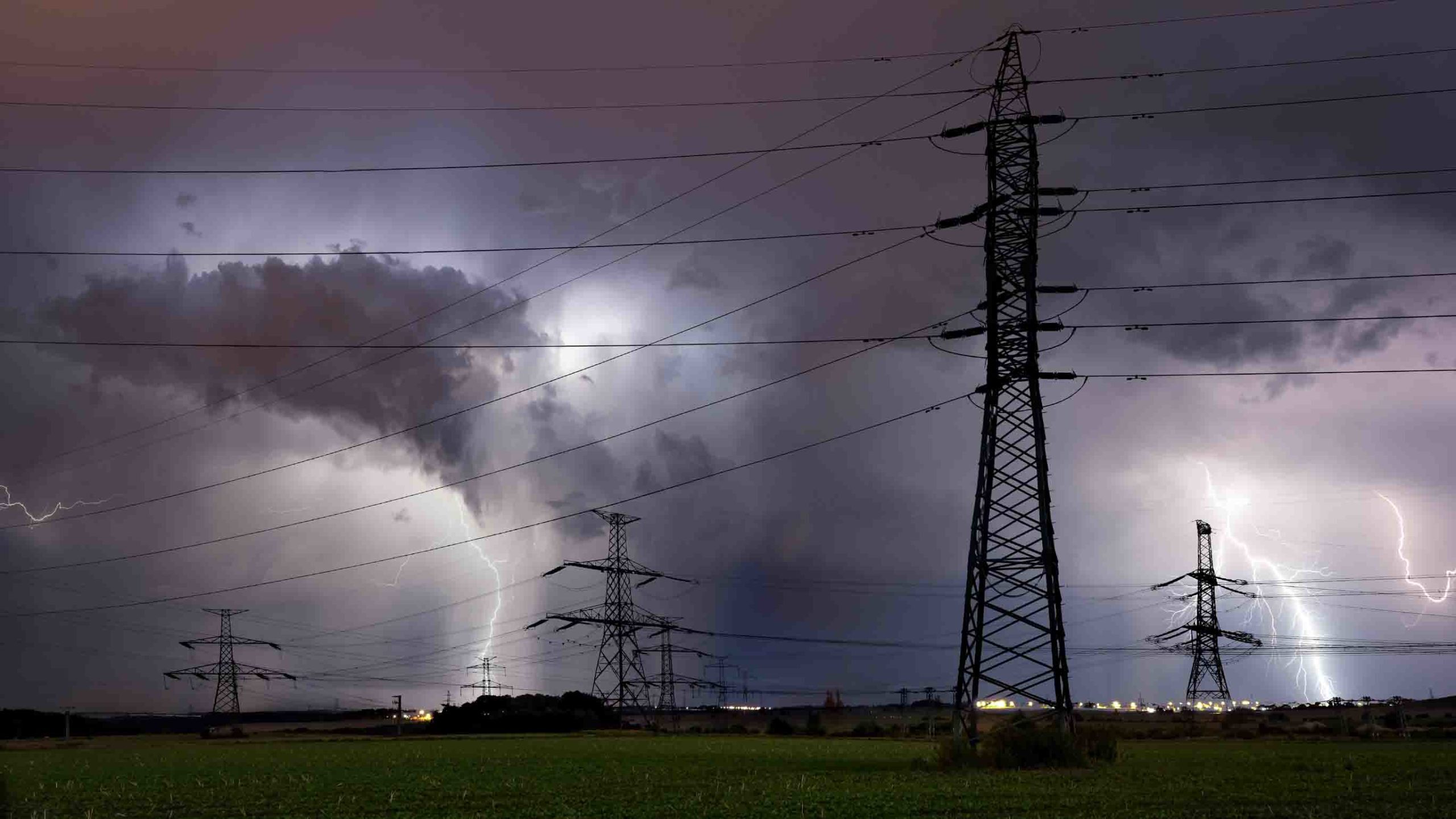 Lightning wyoming scaled