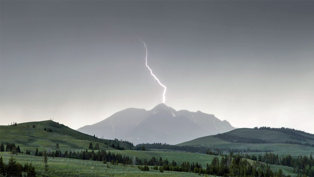 Lightning yellowstone