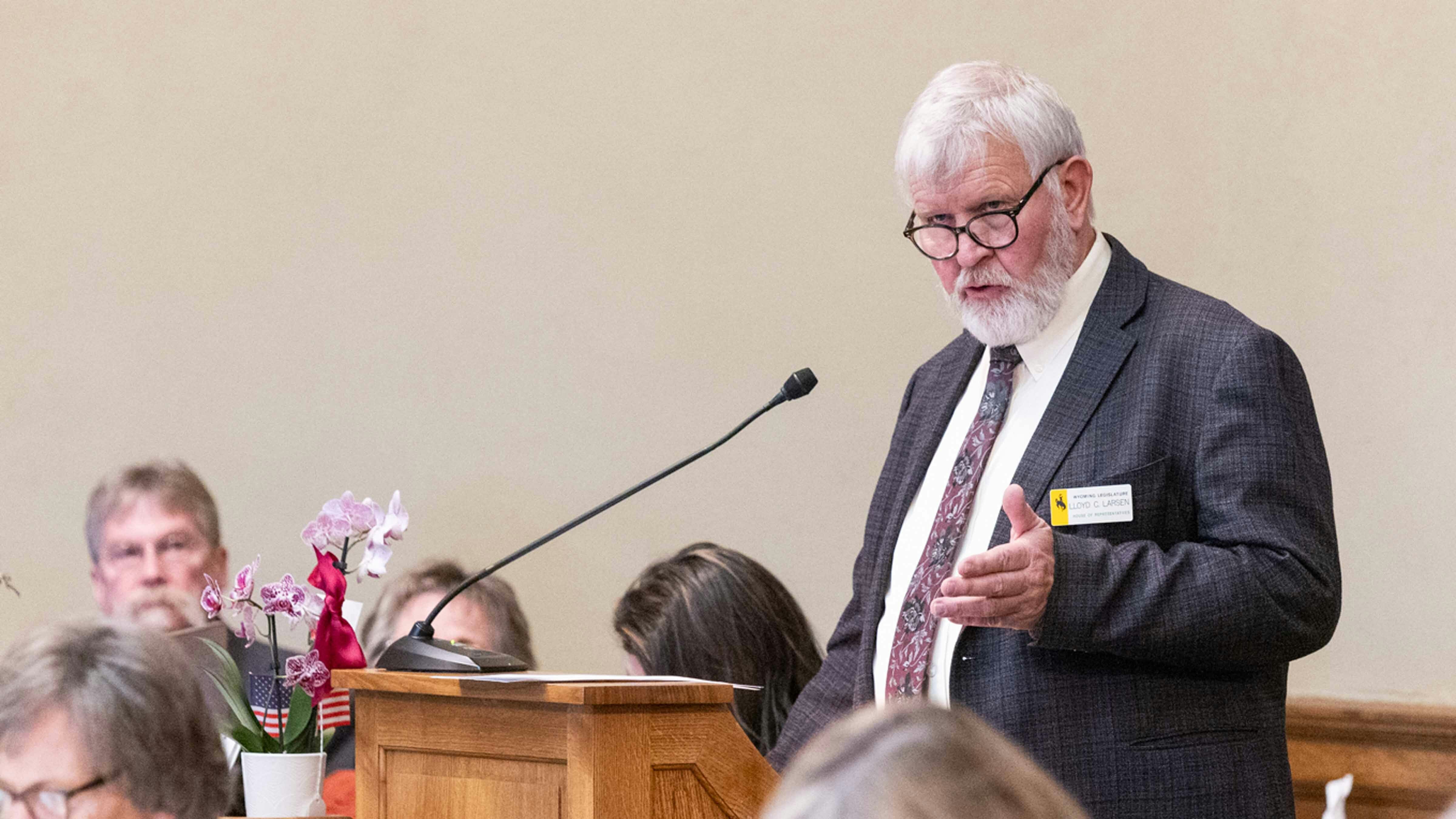 Rep. Lloyd Larsen, R-Lander, moved for the committee to advance a bill on Tuesday that would let all state law enforcement officers cite truck drivers who lack English proficiency.