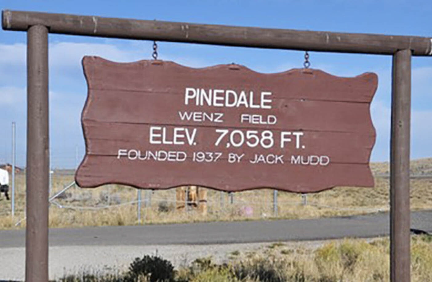 Pinedale airport