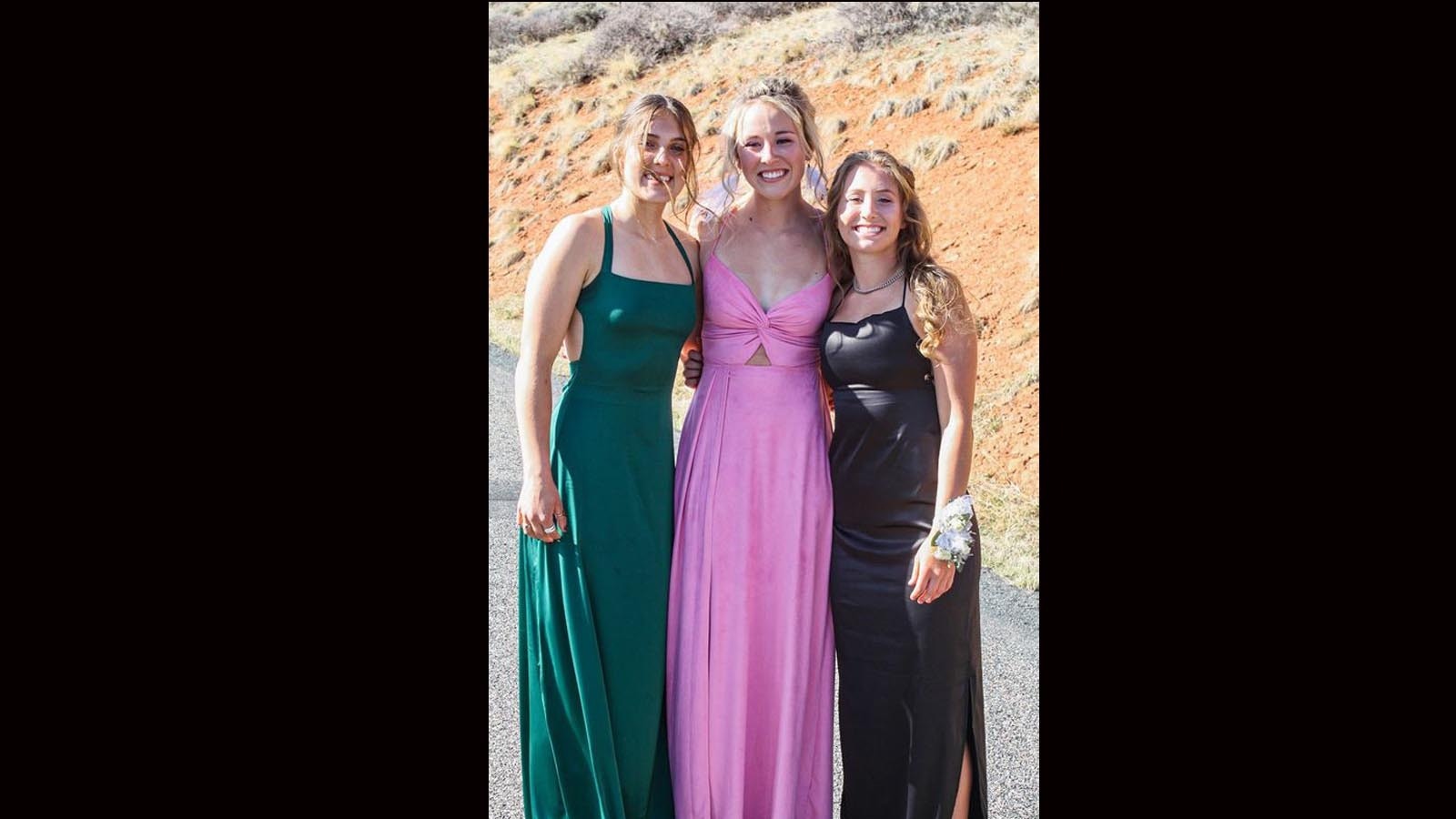 Prom photo sniffin