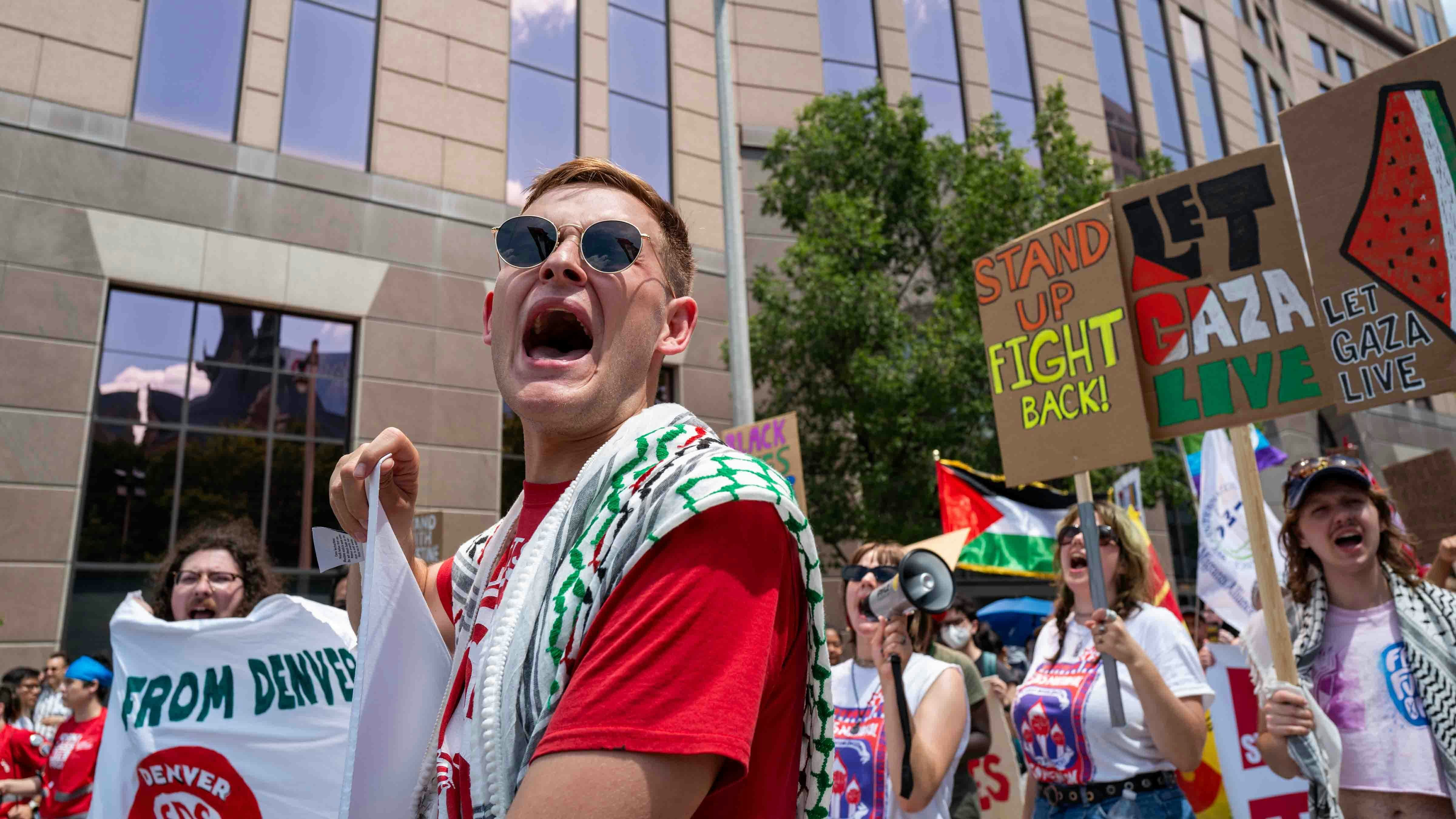 Rnc 10 7 16 24 protest