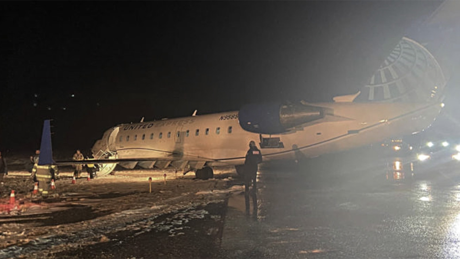Rock springs airport plane off runway 12 28 22