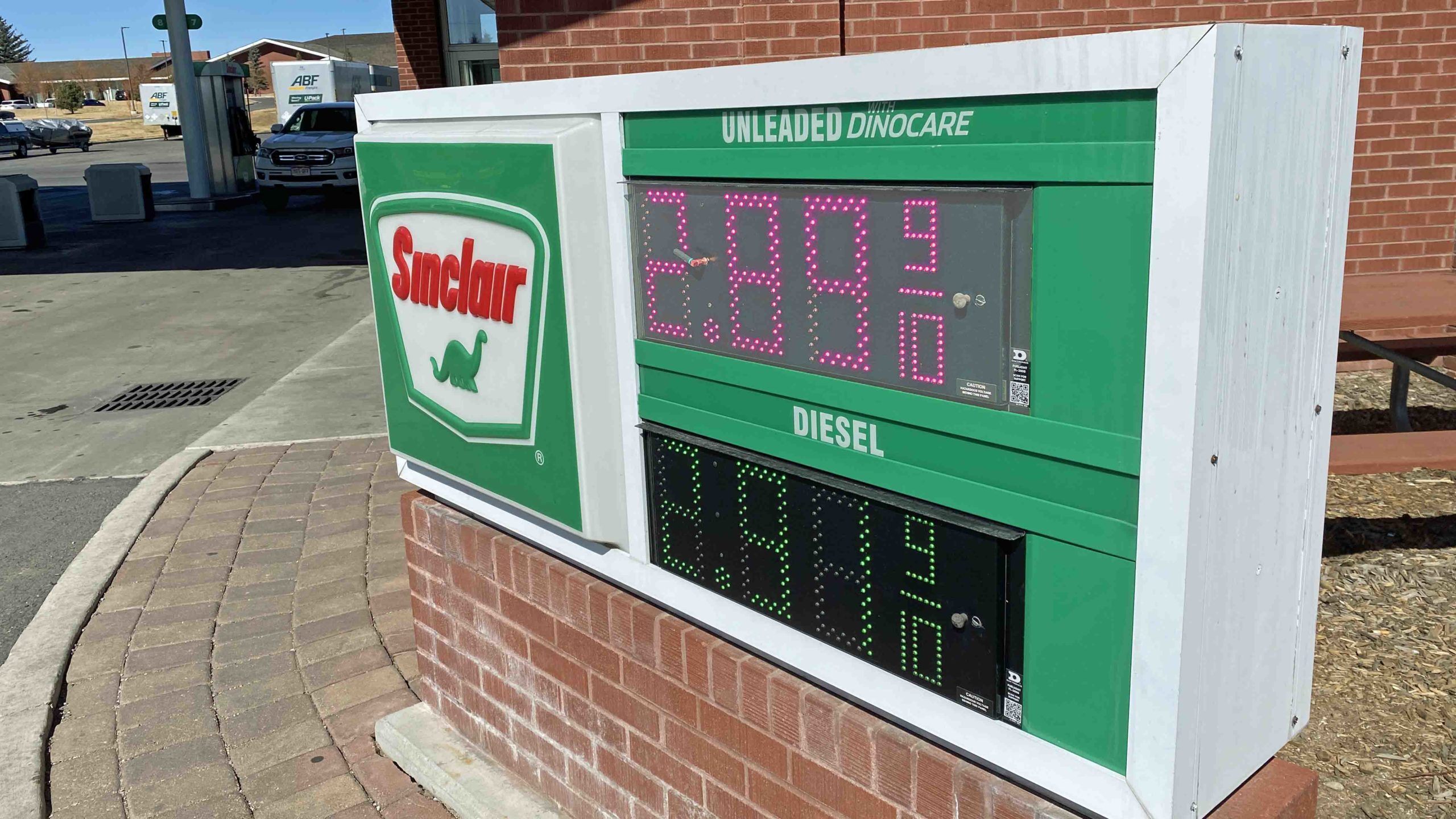 Sinclair sign scaled