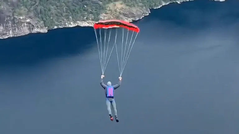 Skydiving 6 25 26