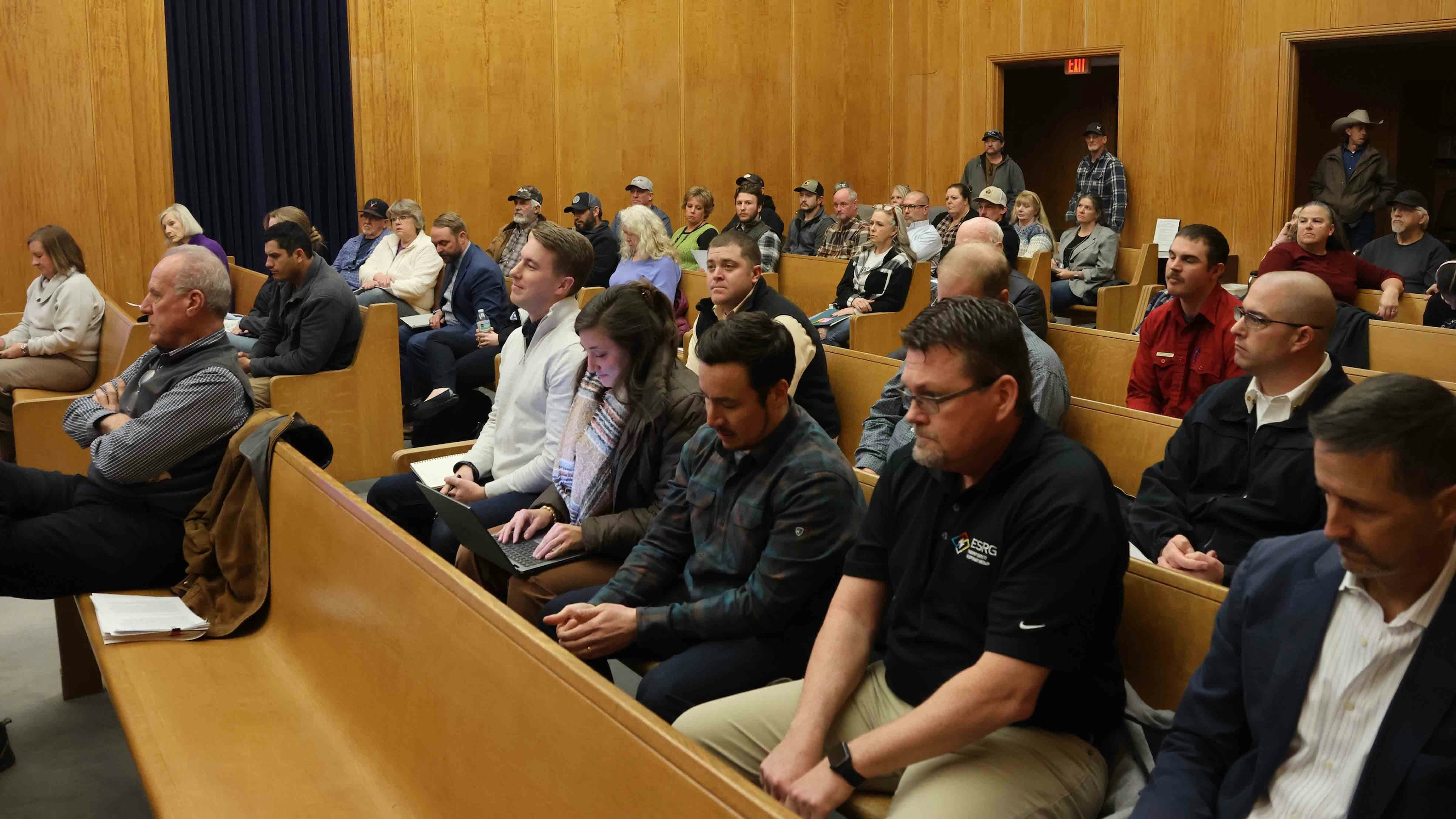 A Natrona County Board of Commission hearing on a solar farm and battery storage project drew a crowd of residents in opposition Tuesday night.