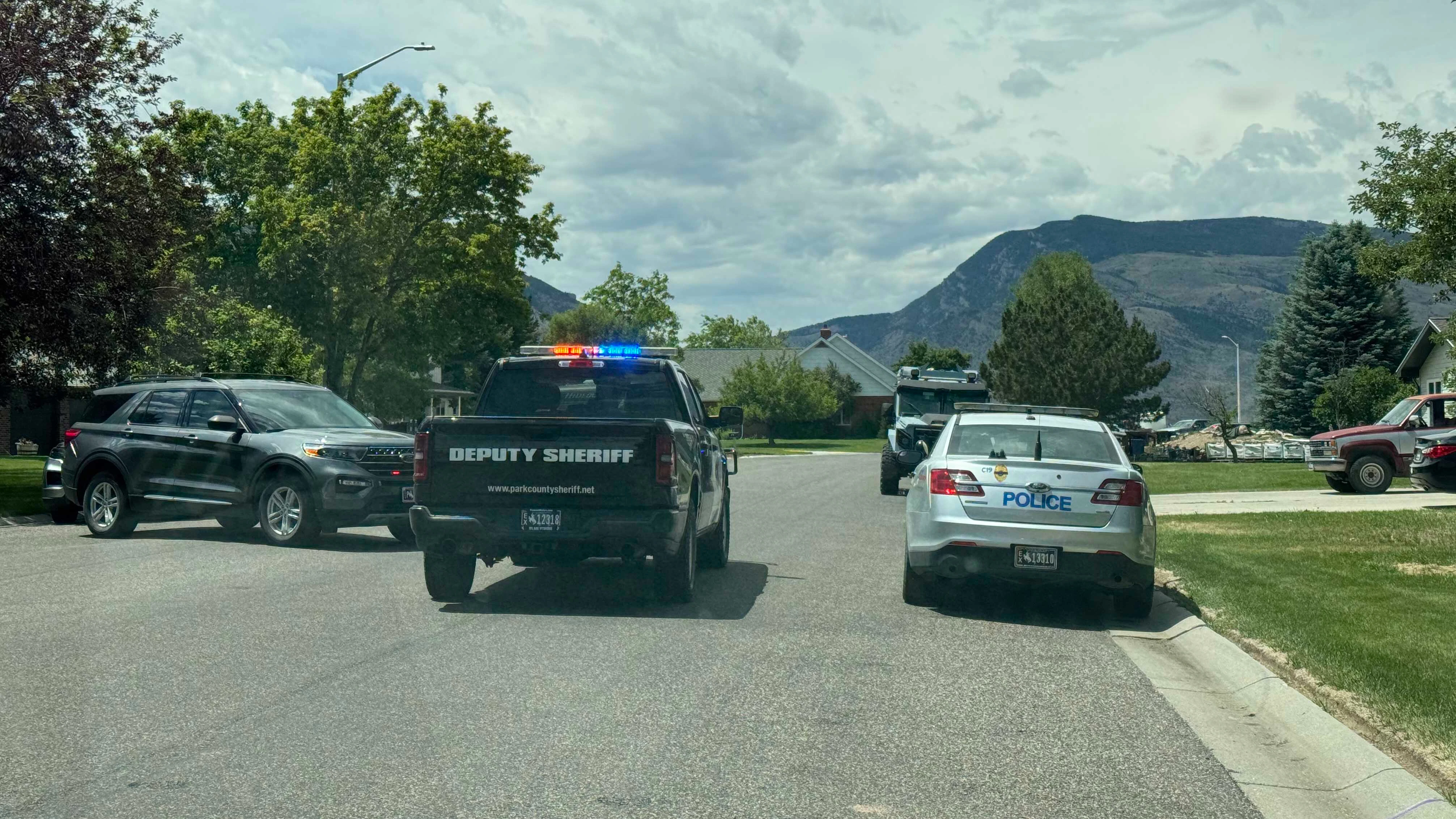 The Cody PD’s ballistic armored tactical transport vehicle, or “bearcat,” was on the scene as of 1:30 p.m. Officers in tactical gear and carrying firearms surrounded the residence, and an EMS crew from Cody Regional Health was on standby.