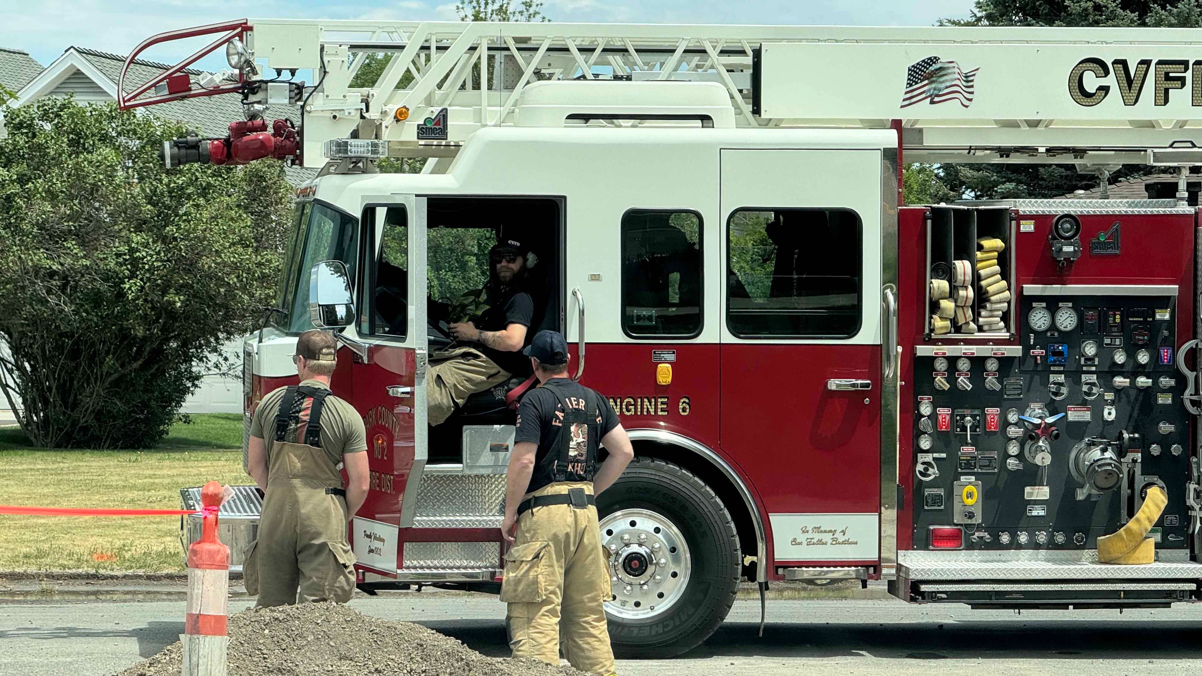 The Cody PD’s ballistic armored tactical transport vehicle, or “bearcat,” was on the scene as of 1:30 p.m. Officers in tactical gear and carrying firearms surrounded the residence, and an EMS crew from Cody Regional Health was on standby.