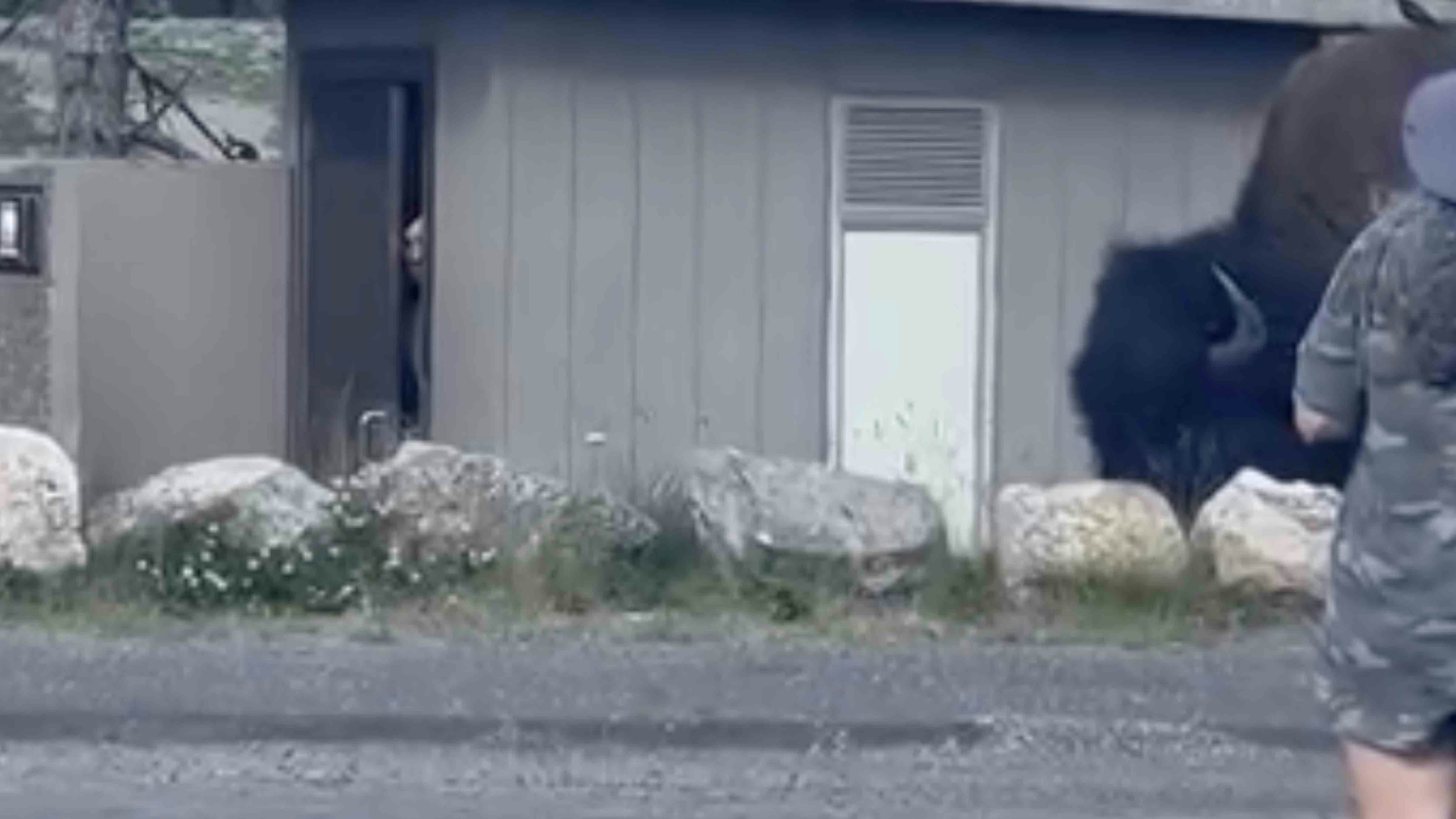 Stuck bathroom yellowstone 7 11 23