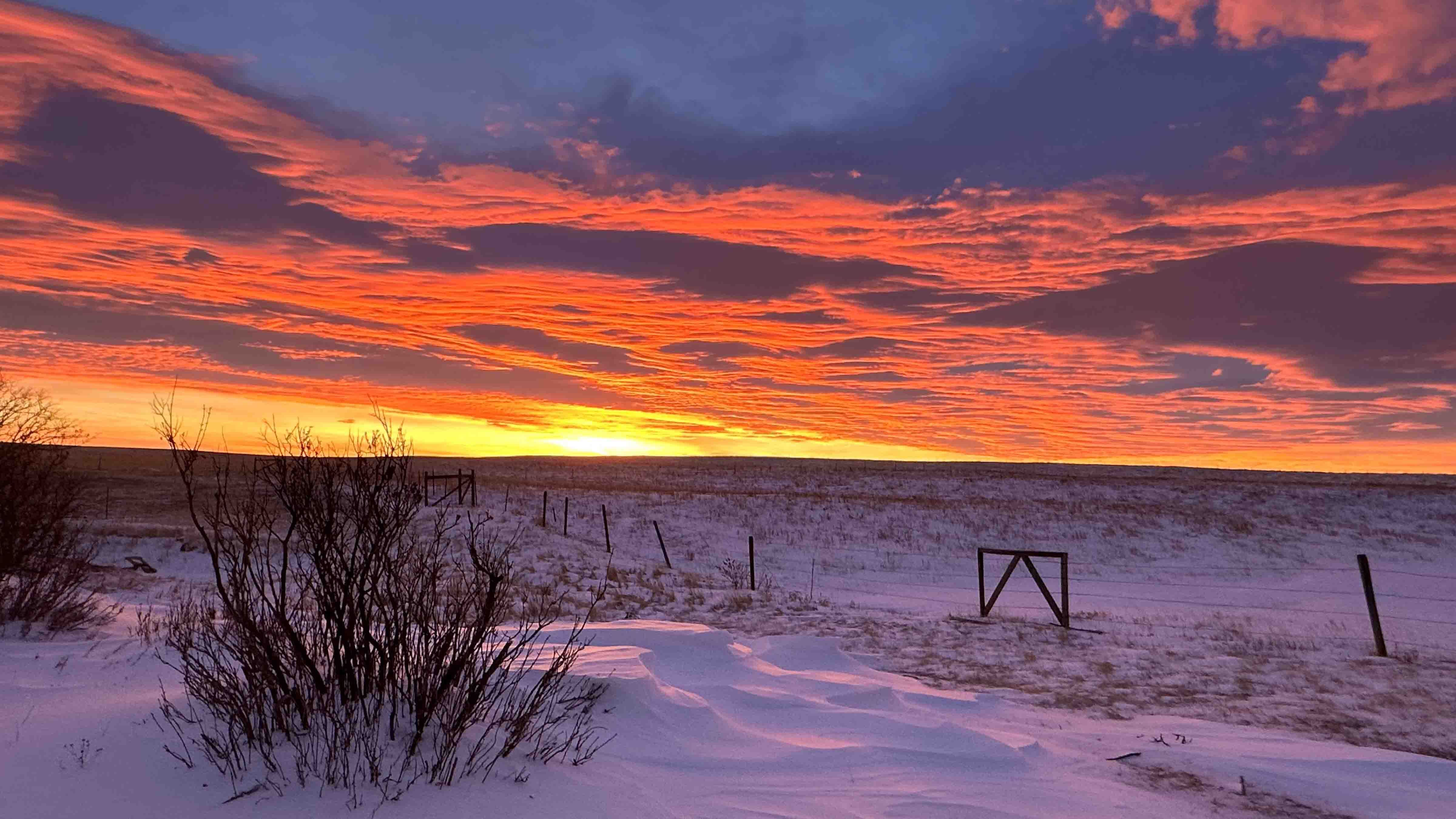 wyoming mountains sunset        
        <figure class=