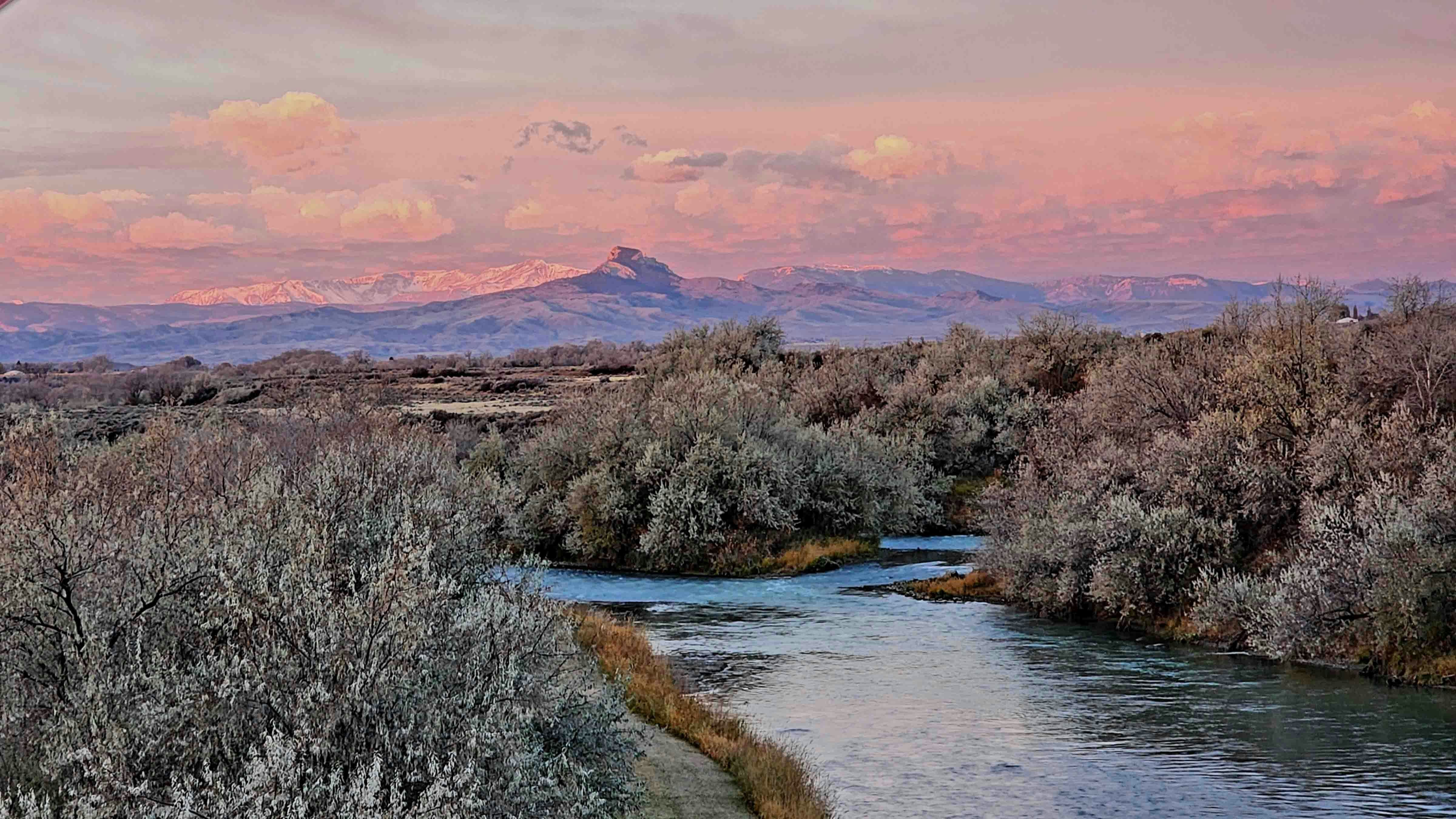 Today's Wyoming sunrise was captured by Kay Townsend near Powell. Kay writes, "Stopped on the Willwood Bridge and looked west as the sun rose in the east."
