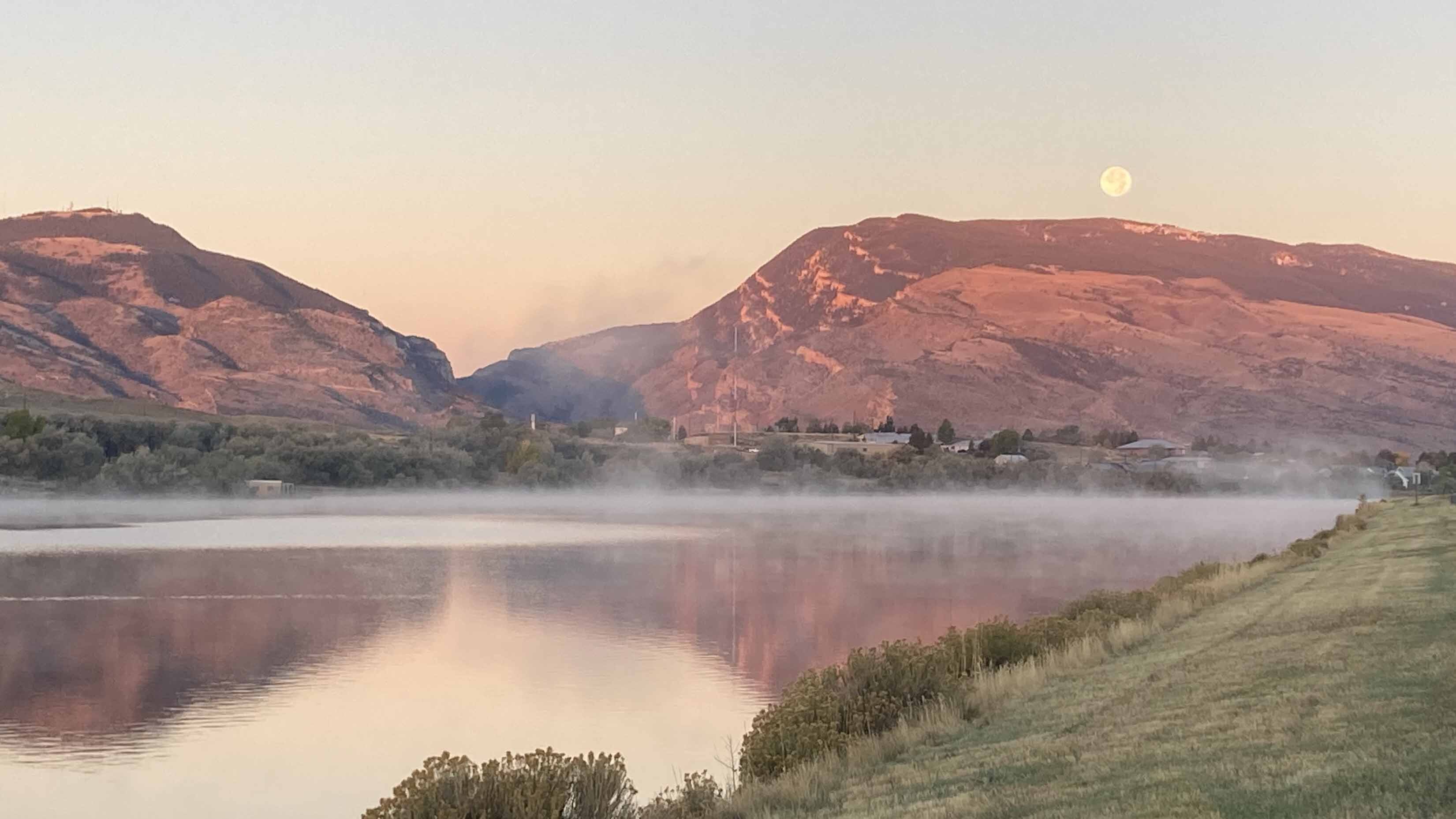 Super moon sunrise in Cody.