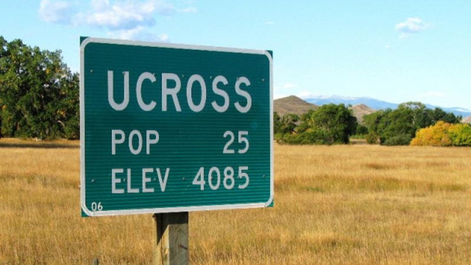 Ucross road sign