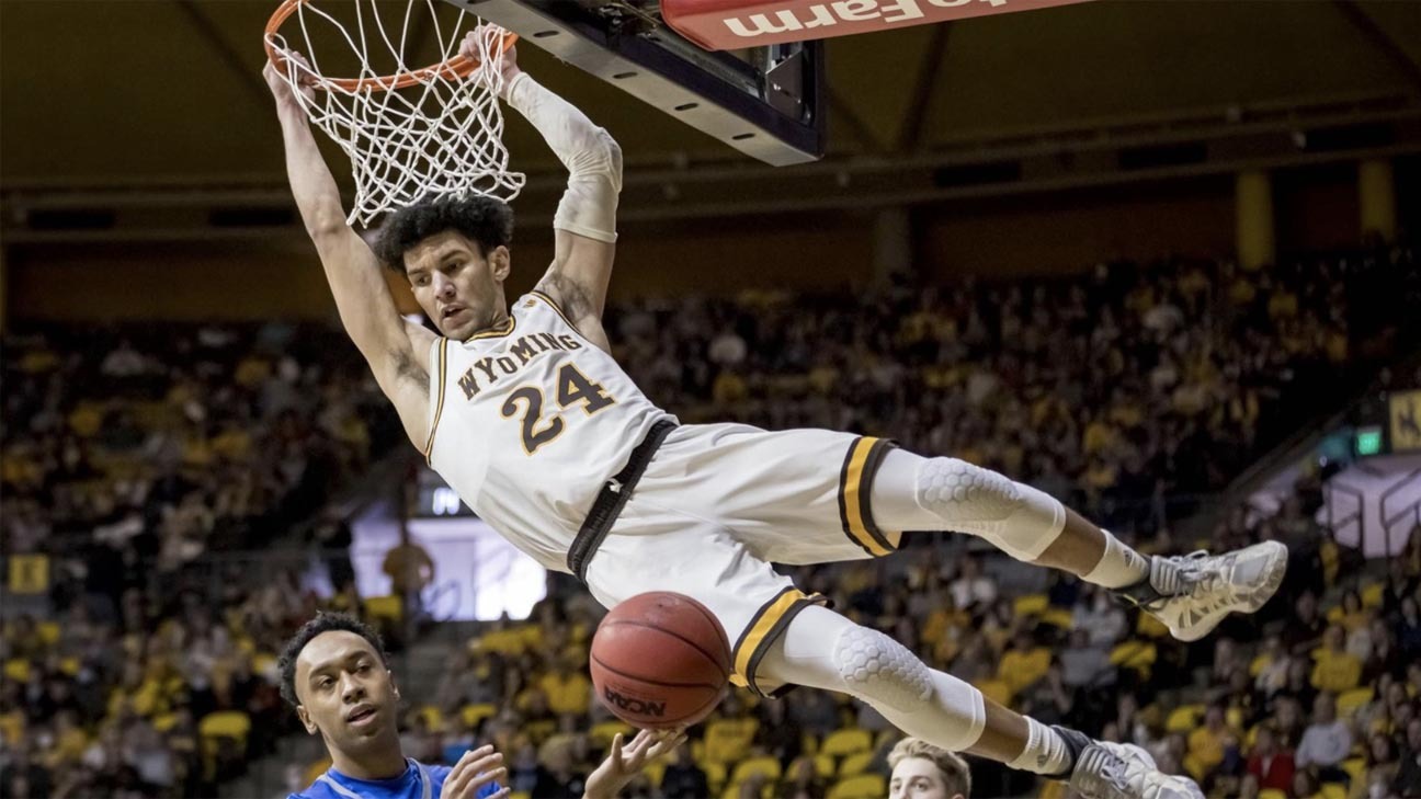 Uw basketball 2 20 22