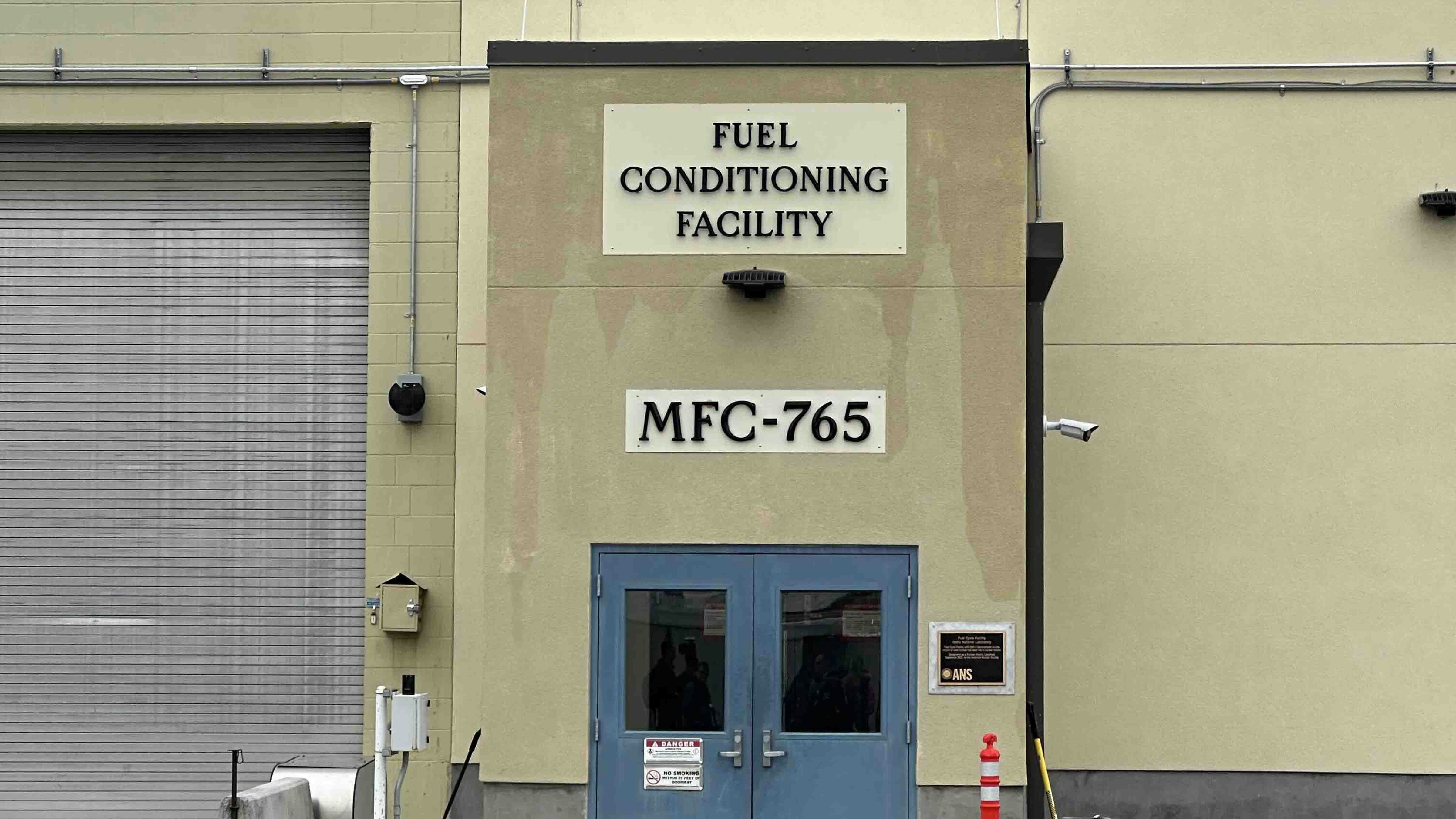 U.S. Energy Secretary Chris Wright took the controls of a robotic arm operating behind five feet of protective glass. He was at the controls of a high-tech version of an arcade mechanical claw machine. Instead of snatching stuffed animals and other prizes, this mechanical arm is designed to grip highly radioactive spent nuclear fuel.
