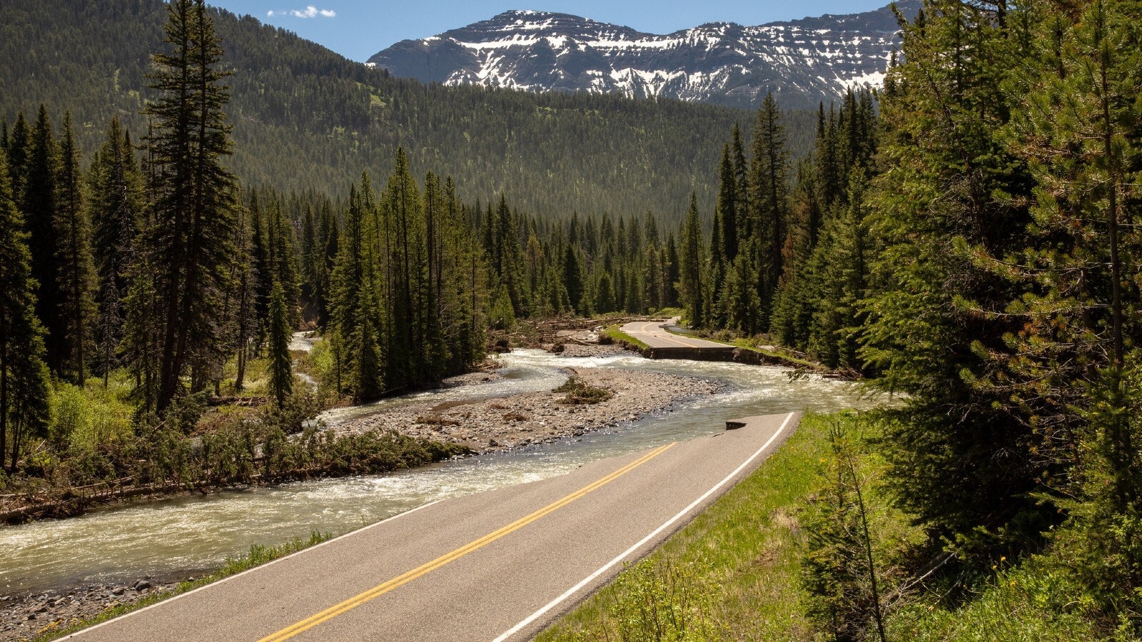 Yellowstone flooding 6 30 22