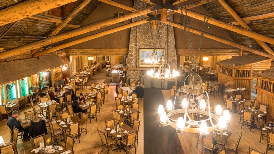 Dining room in the Old Faithful Inn in Yellowstone National Park, USA